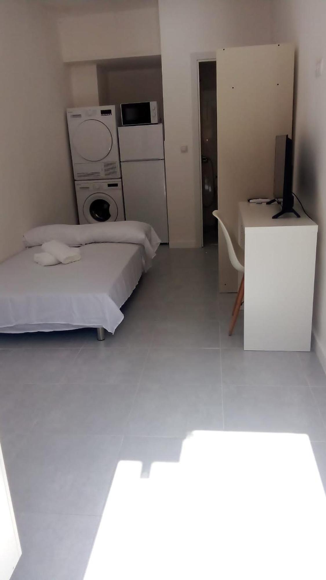 Estudio Encantador Cerca Del Carrefour Rosaleda 1 马拉加 外观 照片