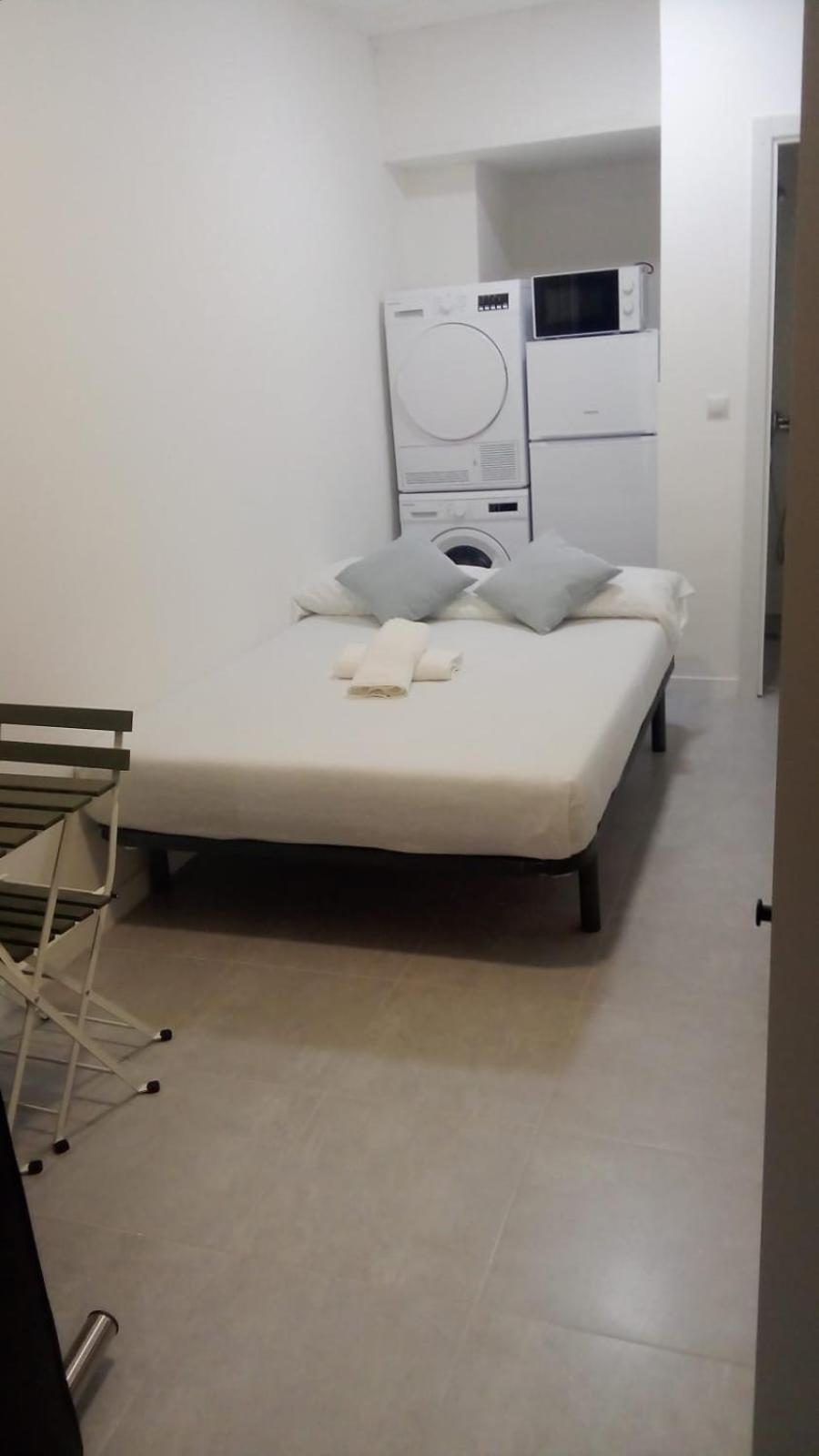 Estudio Encantador Cerca Del Carrefour Rosaleda 1 马拉加 外观 照片