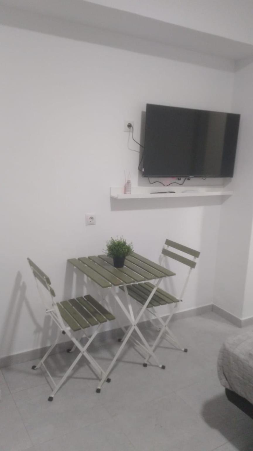 Estudio Encantador Cerca Del Carrefour Rosaleda 1 马拉加 外观 照片